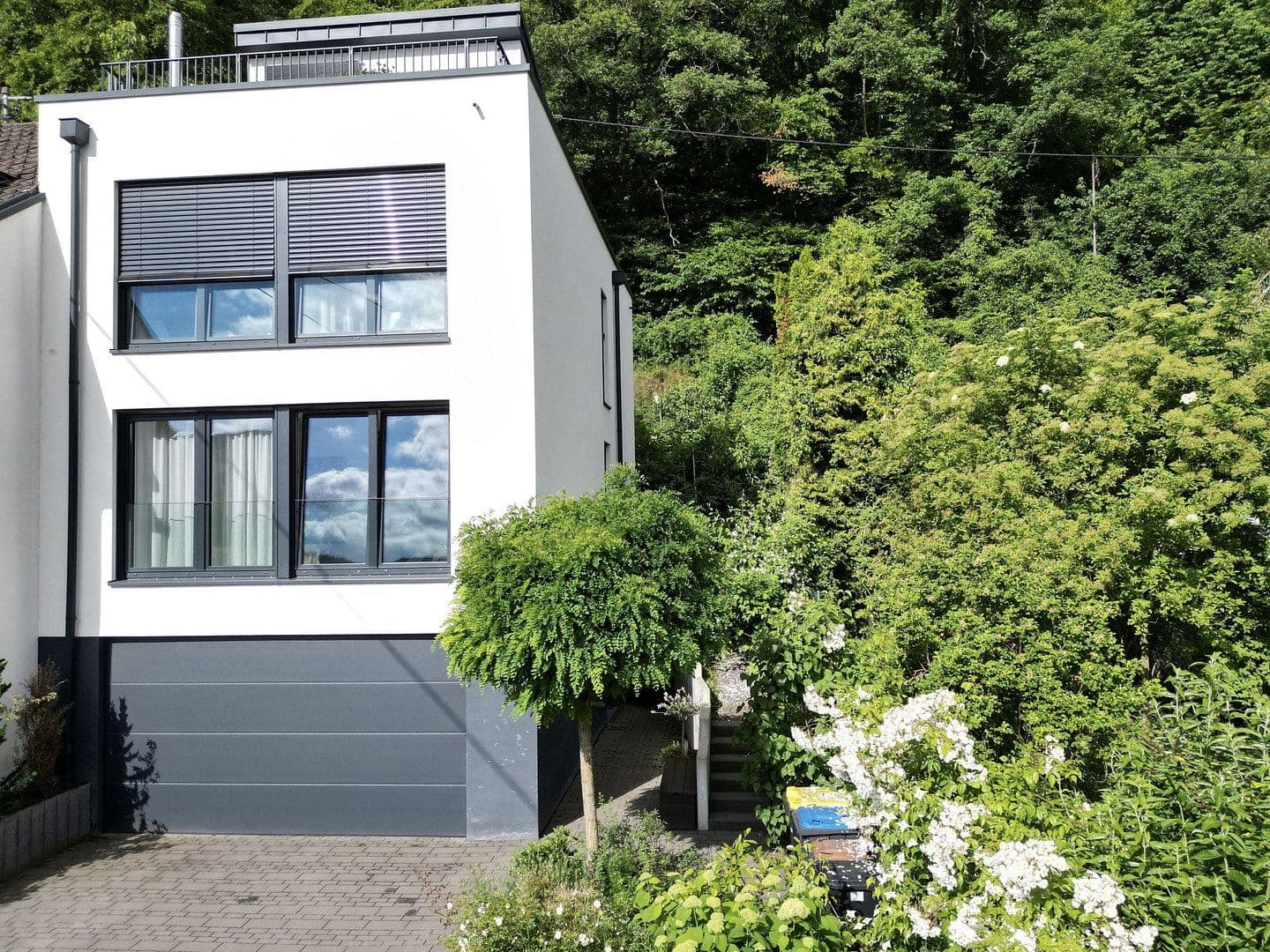 Predaj domu 197 m², pozemek 241 m², Brohl-Lützing, Porýnie-Falcko Predaj domu 197 m², pozemek 241 m², Brohl-Lützing, Porýnie-Falcko