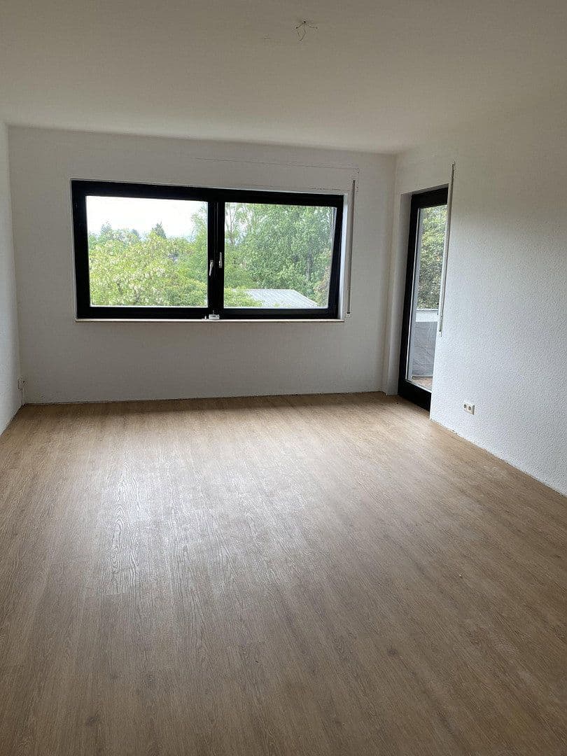 Prenájom bytu 3-izbový 75 m², Sauerweinstr. 8-12, Darmstadt, Hesensko Prenájom bytu 3-izbový 75 m², Sauerweinstr. 8-12, Darmstadt, Hesensko