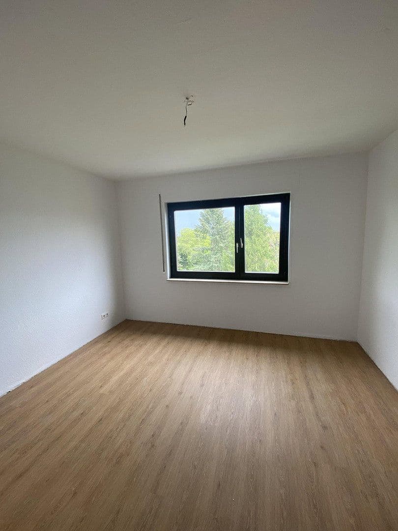 Prenájom bytu 3-izbový 75 m², Sauerweinstr. 8-12, Darmstadt, Hesensko Prenájom bytu 3-izbový 75 m², Sauerweinstr. 8-12, Darmstadt, Hesensko