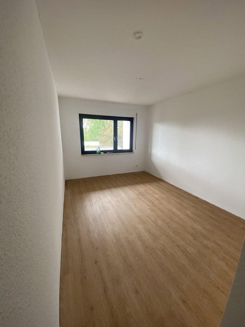 Prenájom bytu 3-izbový 75 m², Sauerweinstr. 8-12, Darmstadt, Hesensko Prenájom bytu 3-izbový 75 m², Sauerweinstr. 8-12, Darmstadt, Hesensko