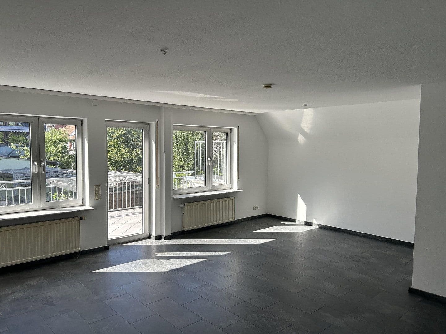 Prenájom bytu 3-izbový 102 m², Dietzenbach, Hesensko Prenájom bytu 3-izbový 102 m², Dietzenbach, Hesensko