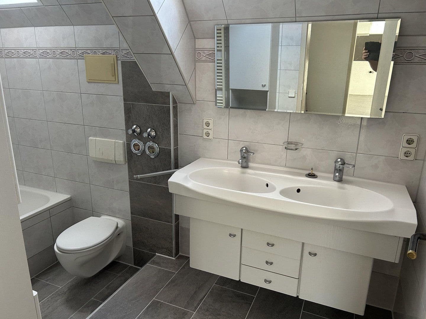 Prenájom bytu 3-izbový 102 m², Dietzenbach, Hesensko Prenájom bytu 3-izbový 102 m², Dietzenbach, Hesensko