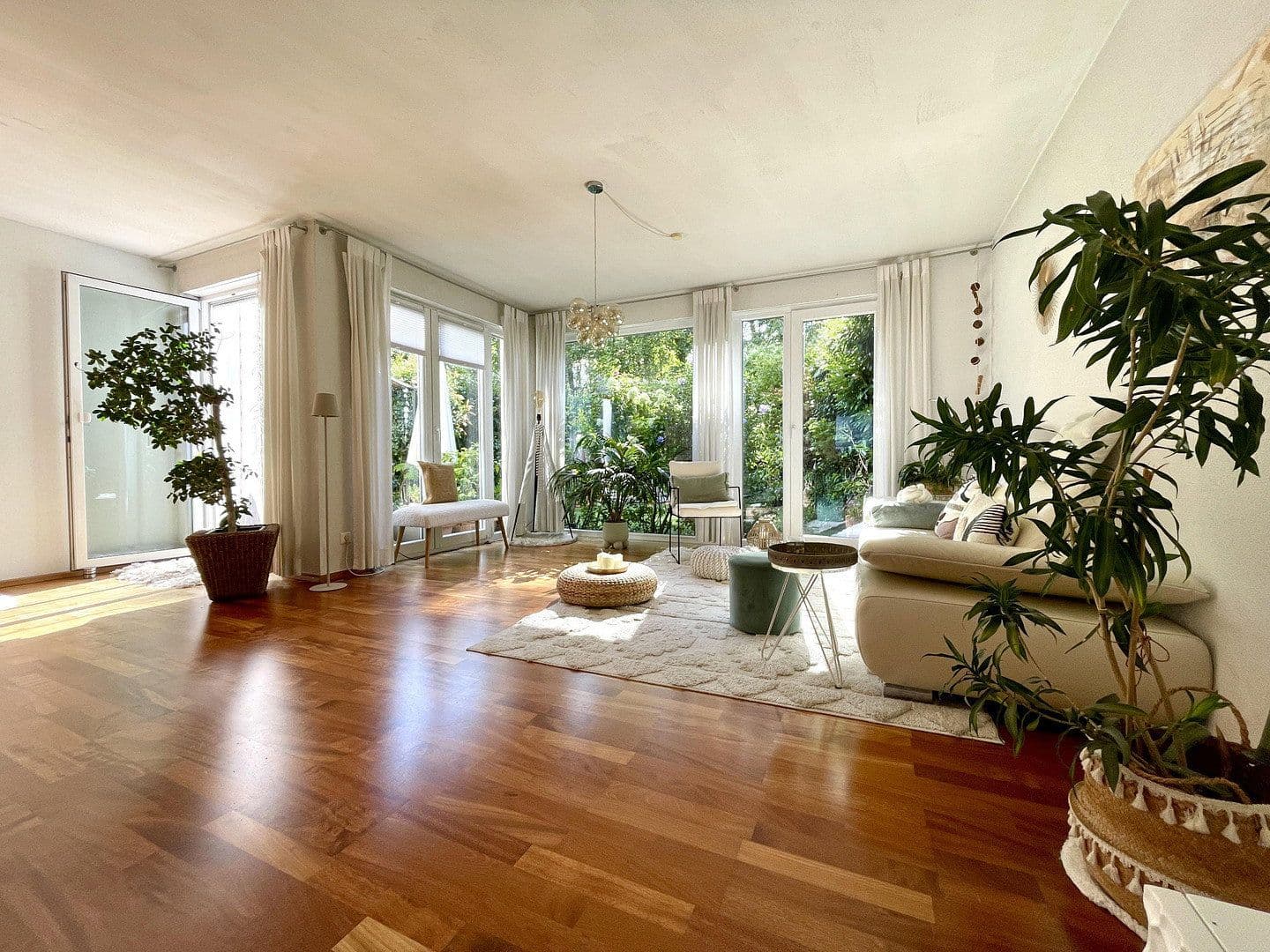 Predaj domu 200 m², pozemek 236 m², Darmstadt, Hesensko Predaj domu 200 m², pozemek 236 m², Darmstadt, Hesensko