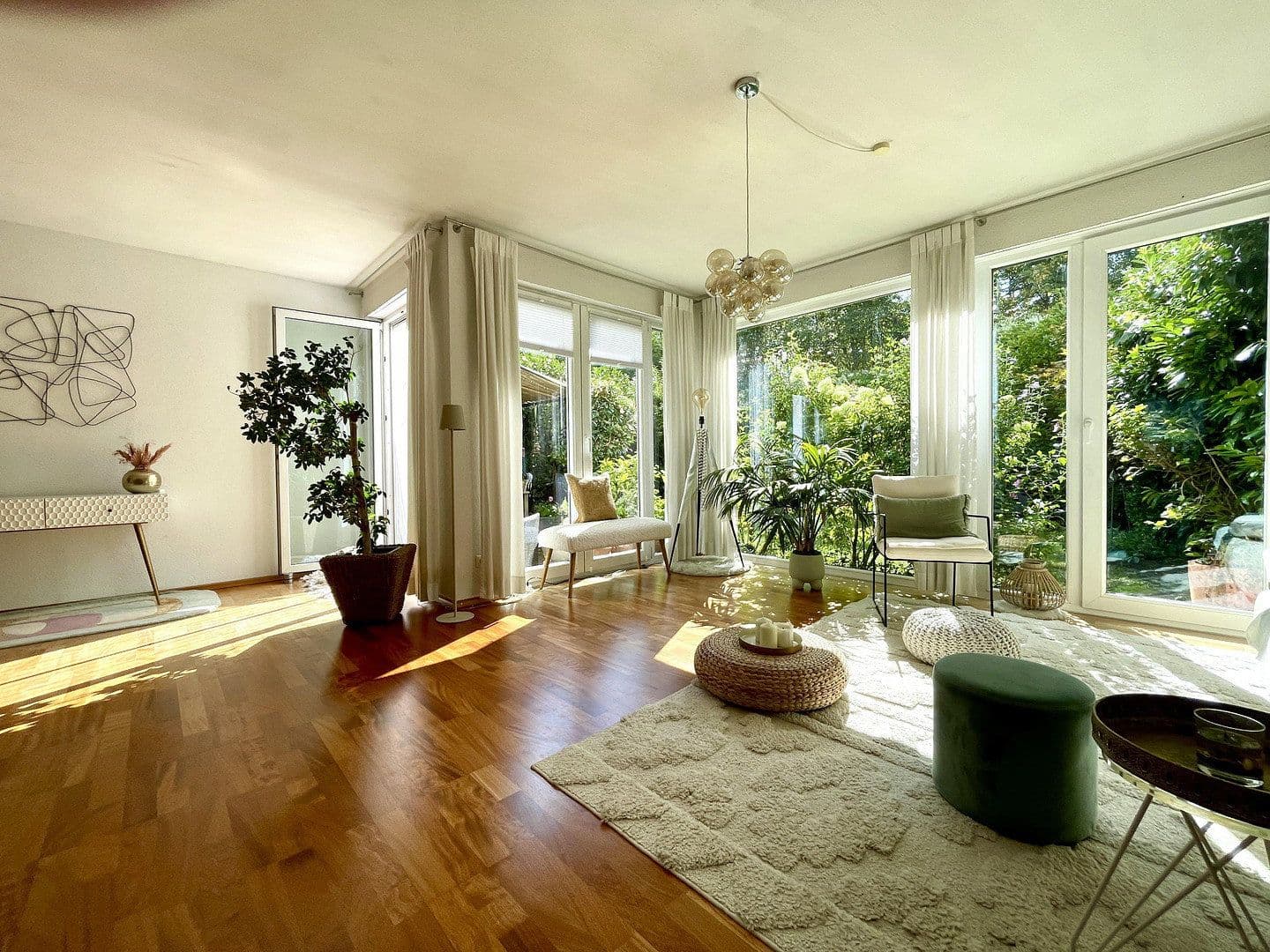 Predaj domu 200 m², pozemek 236 m², Darmstadt, Hesensko Predaj domu 200 m², pozemek 236 m², Darmstadt, Hesensko