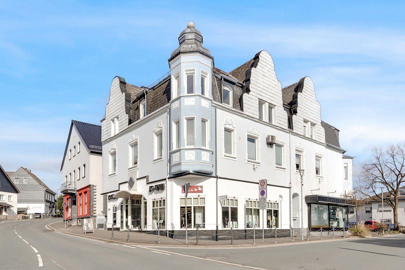 Predaj domu 500 m², pozemek 154 m², Frankfurter Straße 7, Halver, Severné Porýnie - Westfálsko Predaj domu 500 m², pozemek 154 m², Frankfurter Straße 7, Halver, Severné Porýnie - Westfálsko