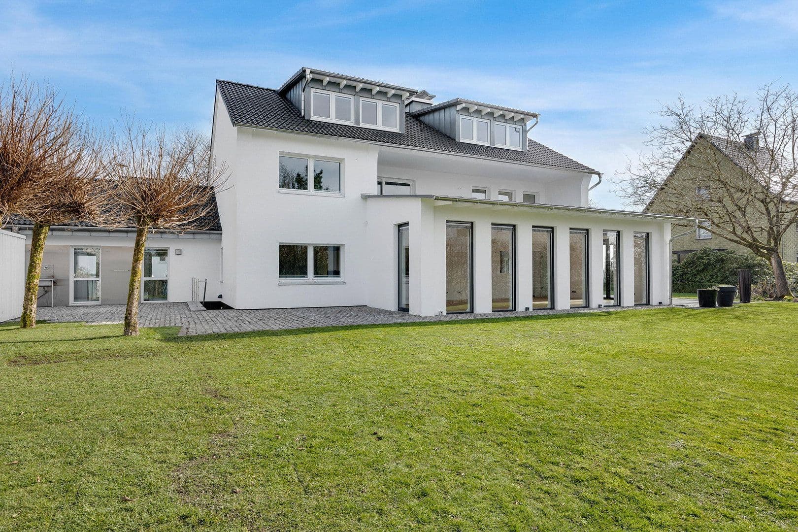 Predaj domu 390 m², pozemek 1.375 m², Humboldtstraße 12, Halver, Severné Porýnie - Westfálsko Predaj domu 390 m², pozemek 1.375 m², Humboldtstraße 12, Halver, Severné Porýnie - Westfálsko