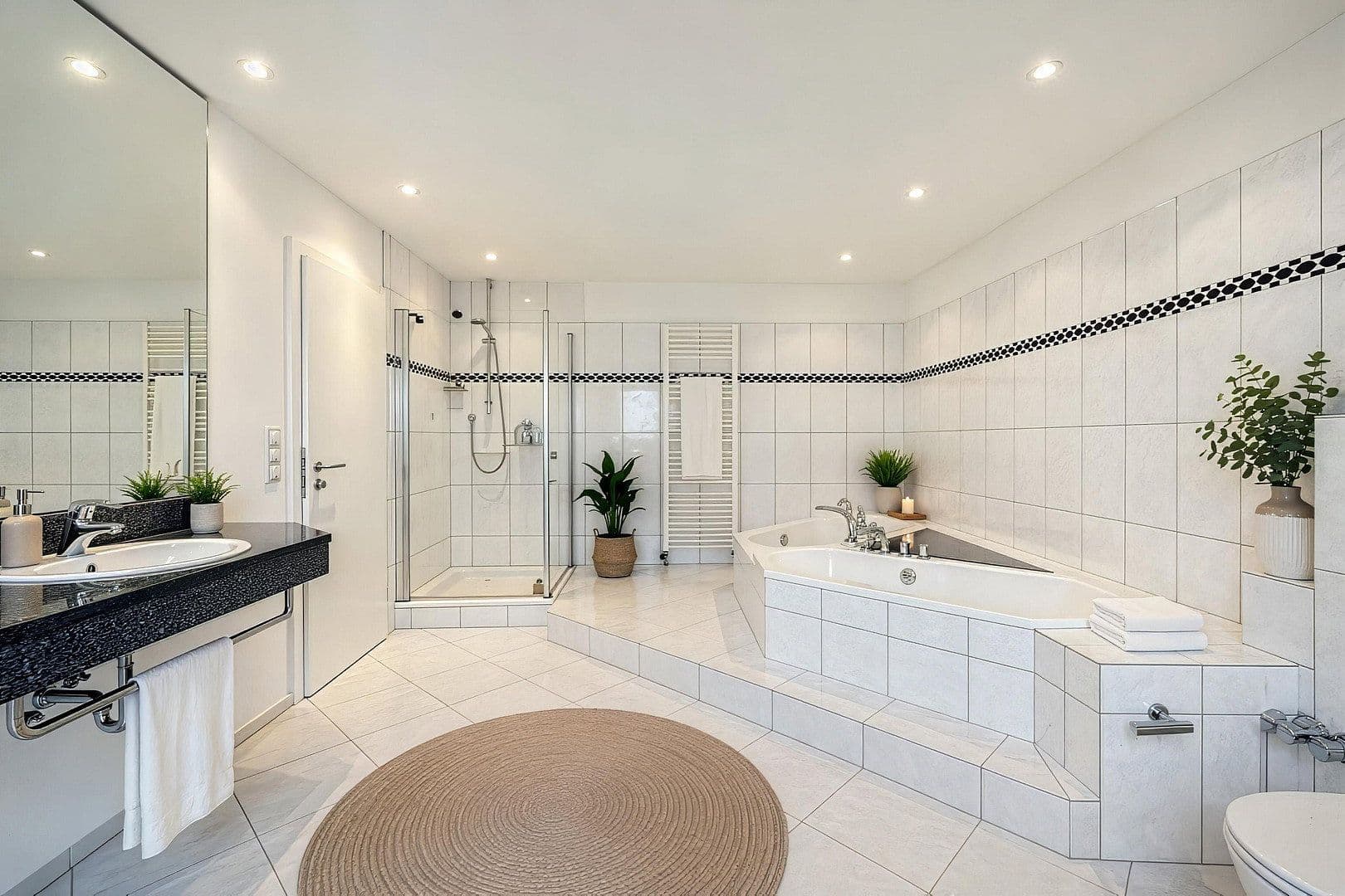Predaj domu 390 m², pozemek 1.375 m², Humboldtstraße 12, Halver, Severné Porýnie - Westfálsko Predaj domu 390 m², pozemek 1.375 m², Humboldtstraße 12, Halver, Severné Porýnie - Westfálsko