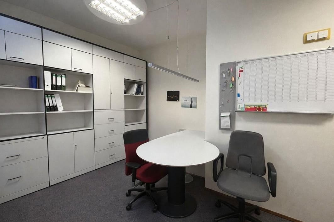 Prenájom nebytového priestoru 350 m², Marsiliusstraße 93, Köln, Severné Porýnie - Westfálsko Prenájom nebytového priestoru 350 m², Marsiliusstraße 93, Köln, Severné Porýnie - Westfálsko