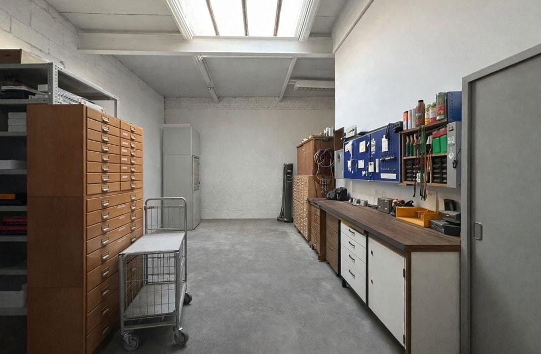 Prenájom nebytového priestoru 350 m², Marsiliusstraße 93, Köln, Severné Porýnie - Westfálsko Prenájom nebytového priestoru 350 m², Marsiliusstraße 93, Köln, Severné Porýnie - Westfálsko
