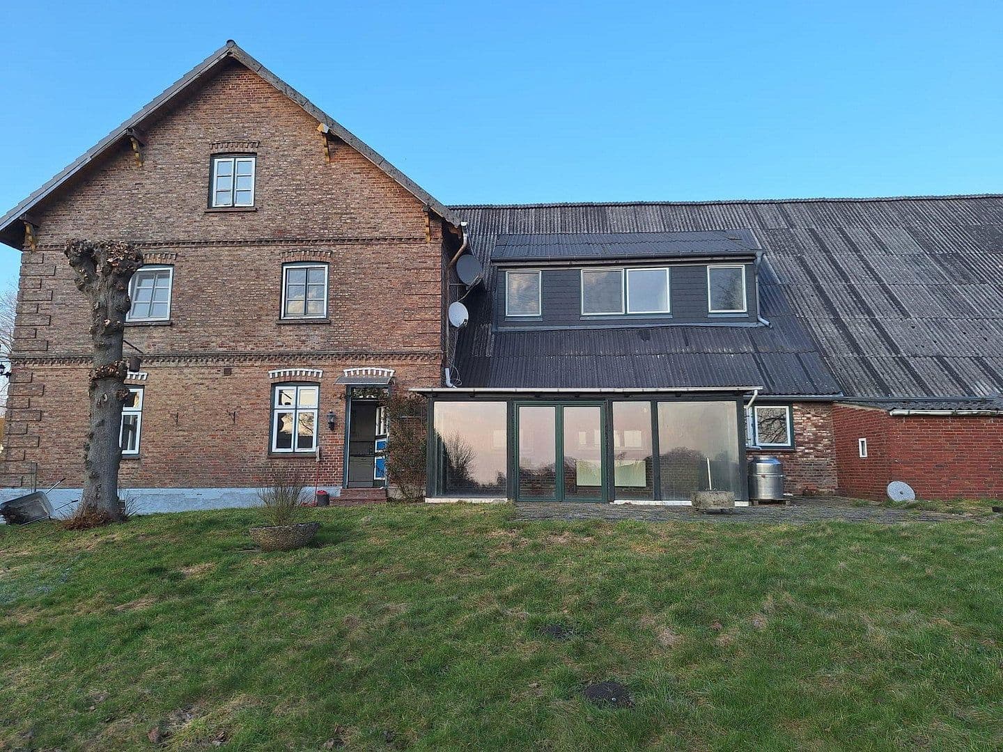 Prenájom bytu 3-izbový 130 m², Haselau, Šlezvicko-Holštajnsko Prenájom bytu 3-izbový 130 m², Haselau, Šlezvicko-Holštajnsko