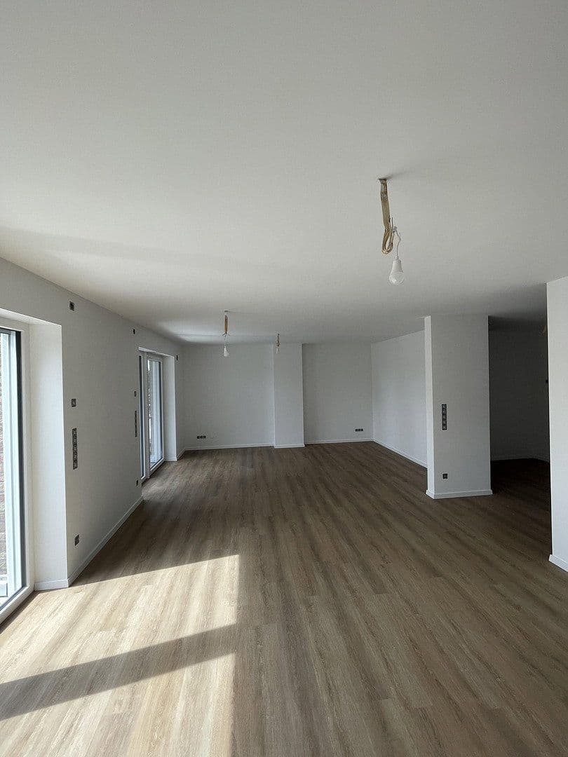 Prenájom bytu 3-izbový 88 m², Kempen, Severné Porýnie - Westfálsko Prenájom bytu 3-izbový 88 m², Kempen, Severné Porýnie - Westfálsko