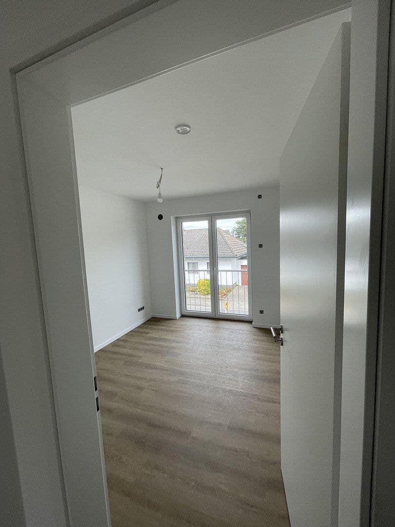 Prenájom bytu 3-izbový 88 m², Kempen, Severné Porýnie - Westfálsko Prenájom bytu 3-izbový 88 m², Kempen, Severné Porýnie - Westfálsko