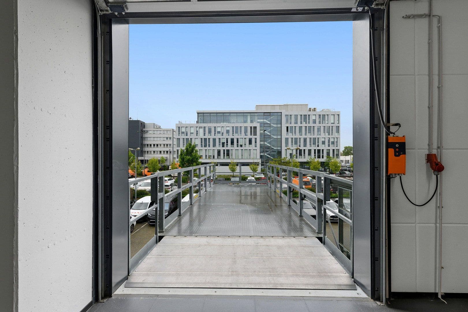 Prenájom nebytového priestoru 520 m², Moselstr. 14, Neuss, Severné Porýnie - Westfálsko Prenájom nebytového priestoru 520 m², Moselstr. 14, Neuss, Severné Porýnie - Westfálsko