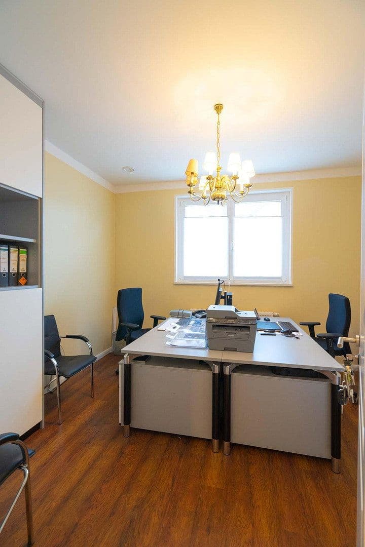 Predaj kancelárie 205 m², Lüneburger Landstraße 3, Garlstorf, Dolné Sasko Predaj kancelárie 205 m², Lüneburger Landstraße 3, Garlstorf, Dolné Sasko