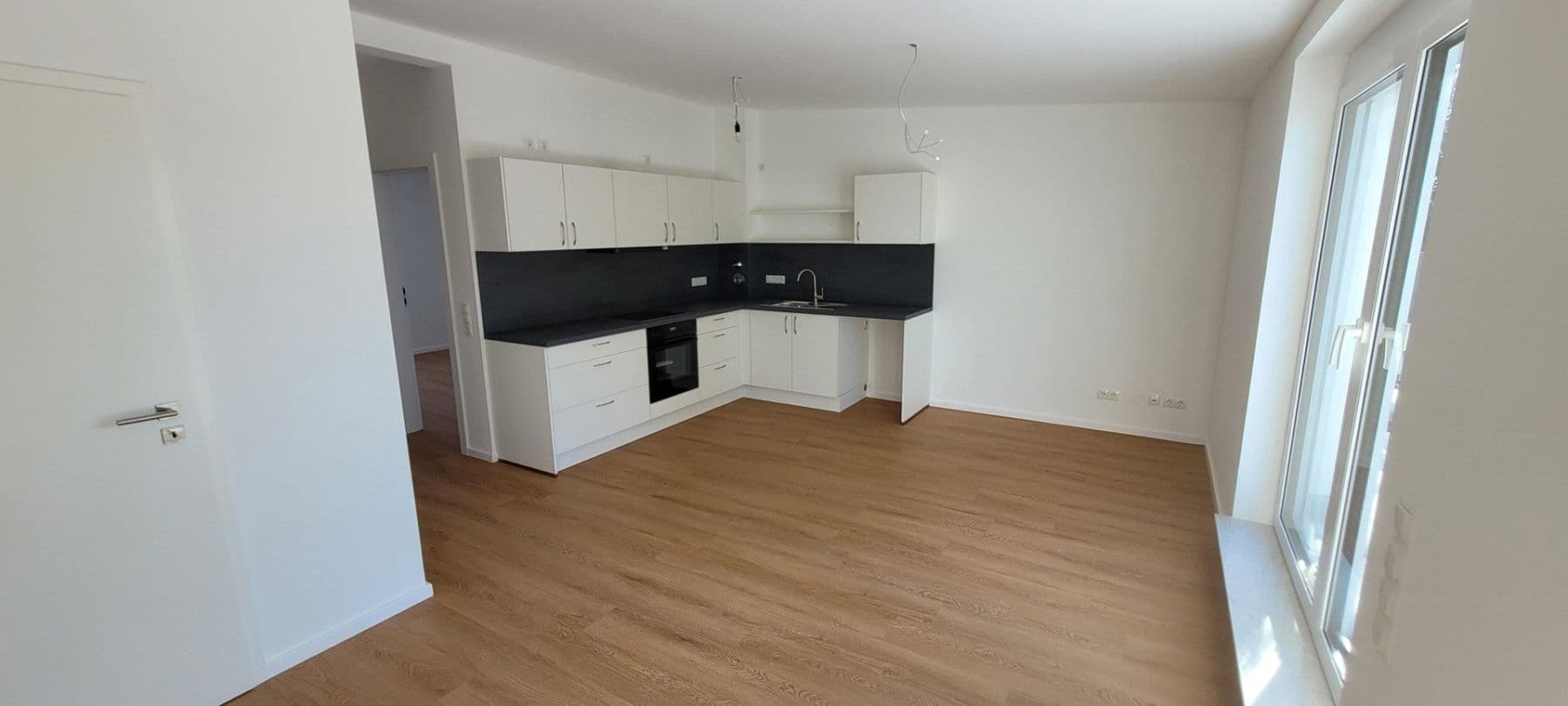 Prenájom bytu 3-izbový 87 m², Berlin, Berlín Prenájom bytu 3-izbový 87 m², Berlin, Berlín