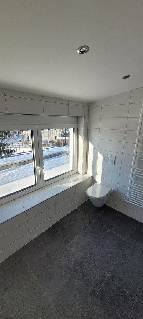 Prenájom bytu 3-izbový 87 m², Berlin, Berlín Prenájom bytu 3-izbový 87 m², Berlin, Berlín