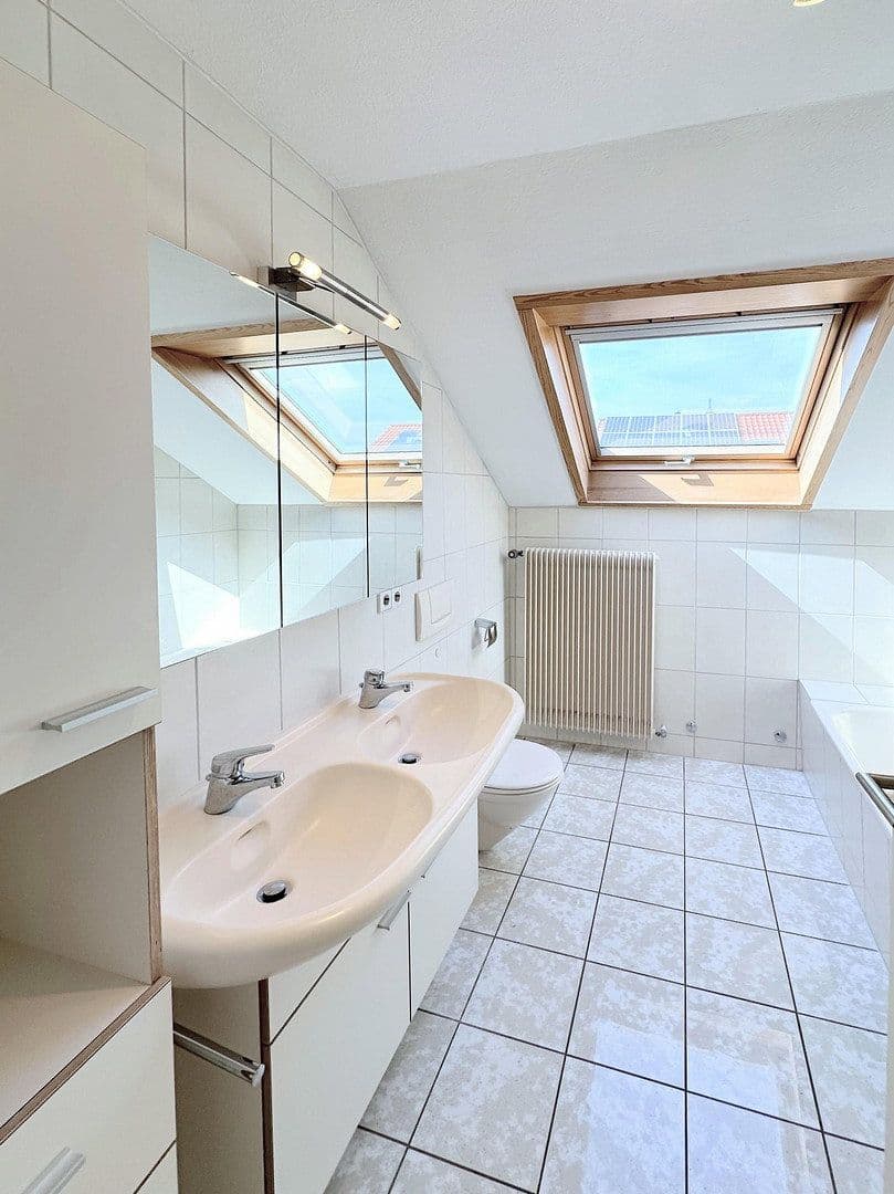 Predaj domu 320 m², pozemek 538 m², Gustav-Werner-Straße 10, Bönnigheim, Bádensko-Wurttembersko Predaj domu 320 m², pozemek 538 m², Gustav-Werner-Straße 10, Bönnigheim, Bádensko-Wurttembersko