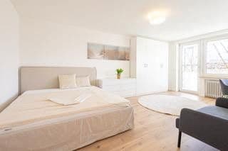 Prenájom bytu 68 m², Ampfingstraße 37, München, Bavorsko Prenájom bytu 68 m², Ampfingstraße 37, München, Bavorsko