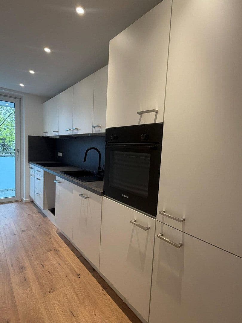 Prenájom bytu 68 m², Ampfingstraße 37, München, Bavorsko Prenájom bytu 68 m², Ampfingstraße 37, München, Bavorsko