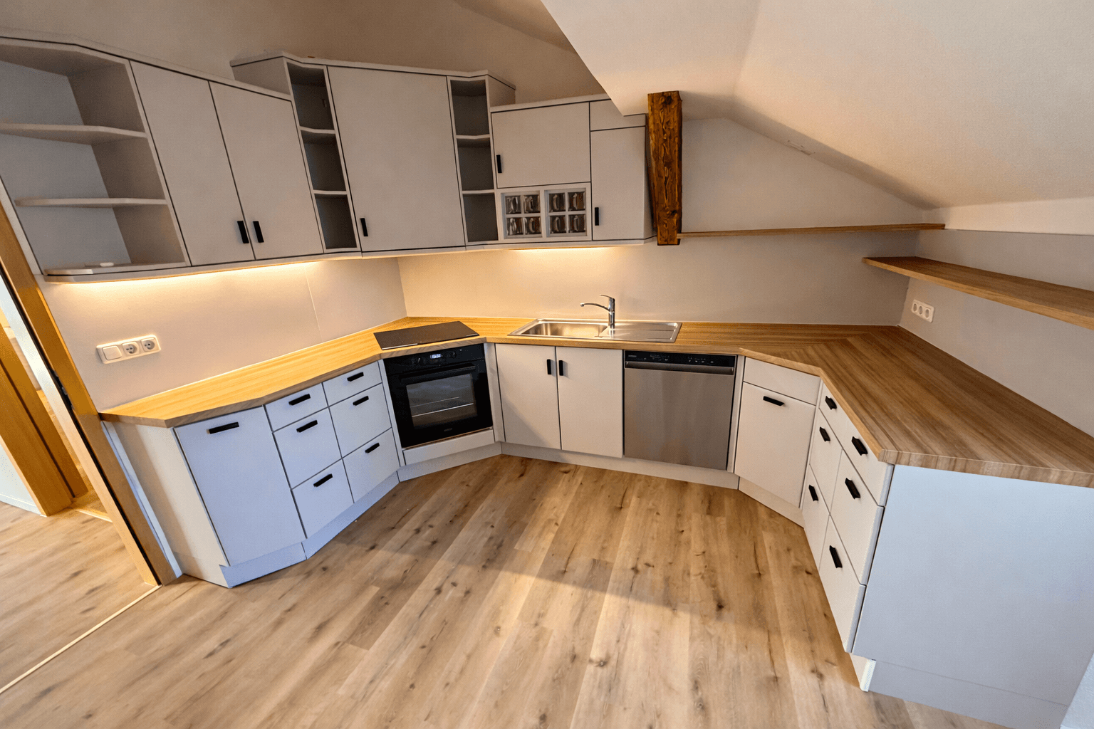 Prenájom bytu 4-izbový 131 m², Westliche Stadtmauerstraße 64, Erlangen, Bavorsko Prenájom bytu 4-izbový 131 m², Westliche Stadtmauerstraße 64, Erlangen, Bavorsko