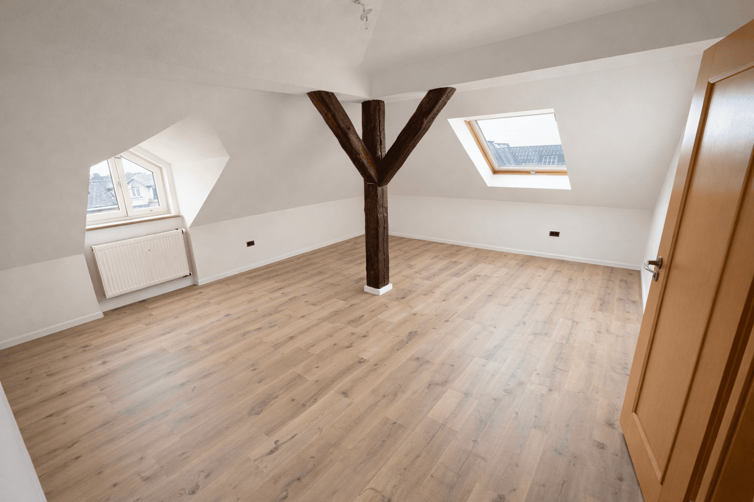 Prenájom bytu 4-izbový 131 m², Westliche Stadtmauerstraße 64, Erlangen, Bavorsko Prenájom bytu 4-izbový 131 m², Westliche Stadtmauerstraße 64, Erlangen, Bavorsko