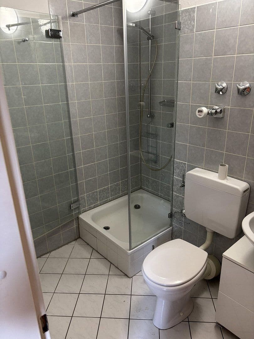 Prenájom bytu 5-izbový 120 m², Haid-und-Neu-Straße 16, Karlsruhe, Bádensko-Wurttembersko Prenájom bytu 5-izbový 120 m², Haid-und-Neu-Straße 16, Karlsruhe, Bádensko-Wurttembersko