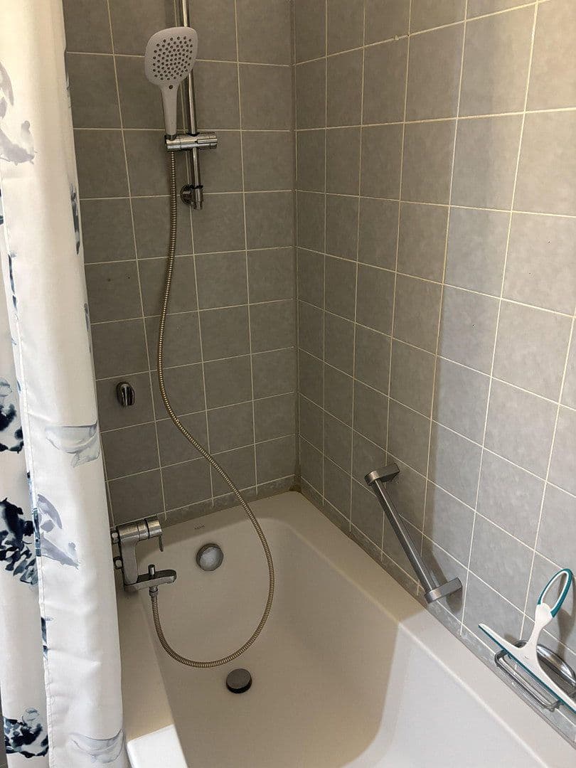 Prenájom bytu 5-izbový 120 m², Haid-und-Neu-Straße 16, Karlsruhe, Bádensko-Wurttembersko Prenájom bytu 5-izbový 120 m², Haid-und-Neu-Straße 16, Karlsruhe, Bádensko-Wurttembersko