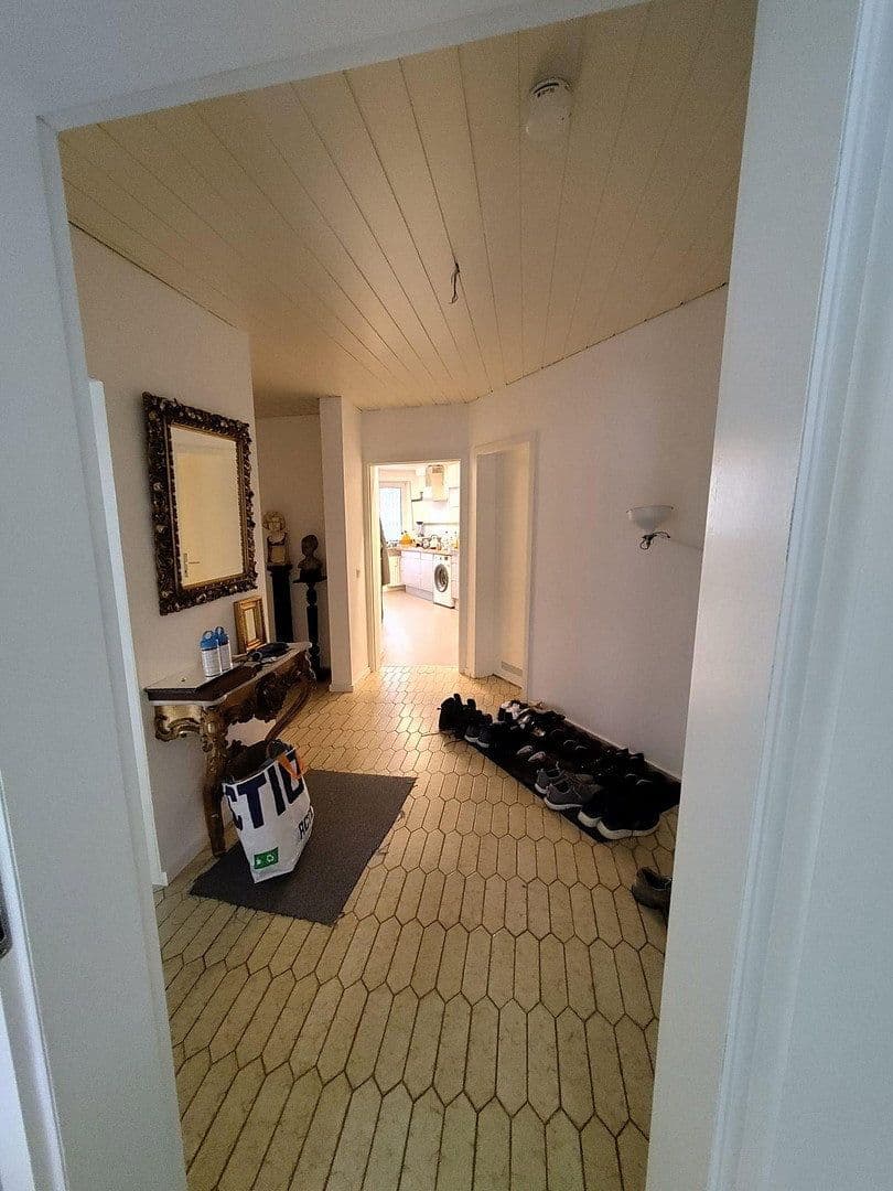Prenájom bytu 4-izbový 114 m², Lehrerstraße 35, Duisburg, Severné Porýnie - Westfálsko Prenájom bytu 4-izbový 114 m², Lehrerstraße 35, Duisburg, Severné Porýnie - Westfálsko