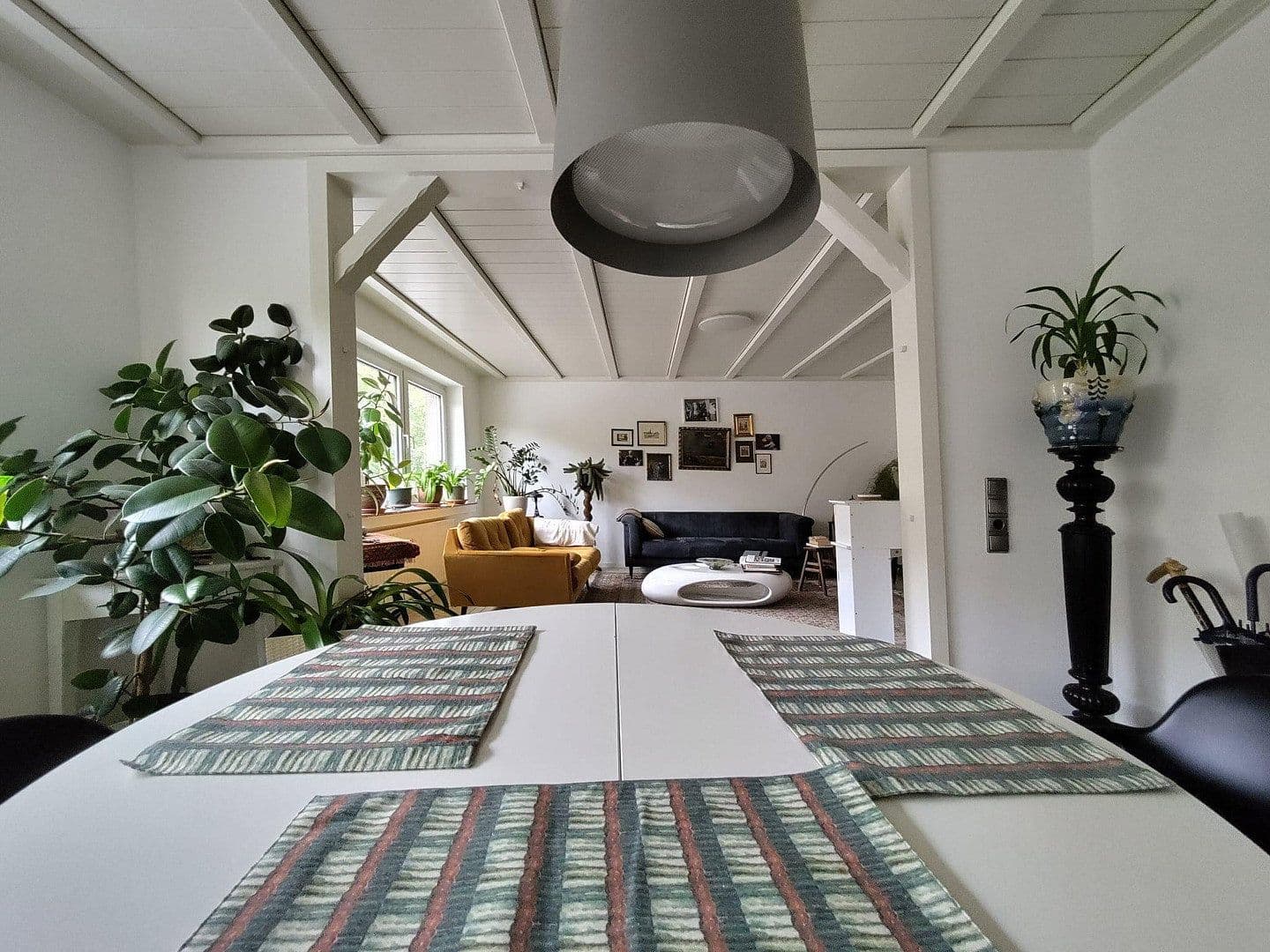 Prenájom bytu 4-izbový 114 m², Lehrerstraße 35, Duisburg, Severné Porýnie - Westfálsko Prenájom bytu 4-izbový 114 m², Lehrerstraße 35, Duisburg, Severné Porýnie - Westfálsko