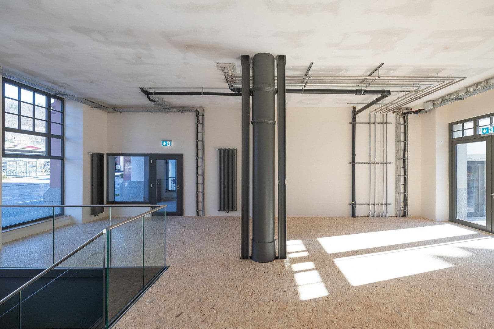 Prenájom kancelárie 265 m², Eisenbahnstr. 21, Waldshut-Tiengen, Bádensko-Wurttembersko Prenájom kancelárie 265 m², Eisenbahnstr. 21, Waldshut-Tiengen, Bádensko-Wurttembersko