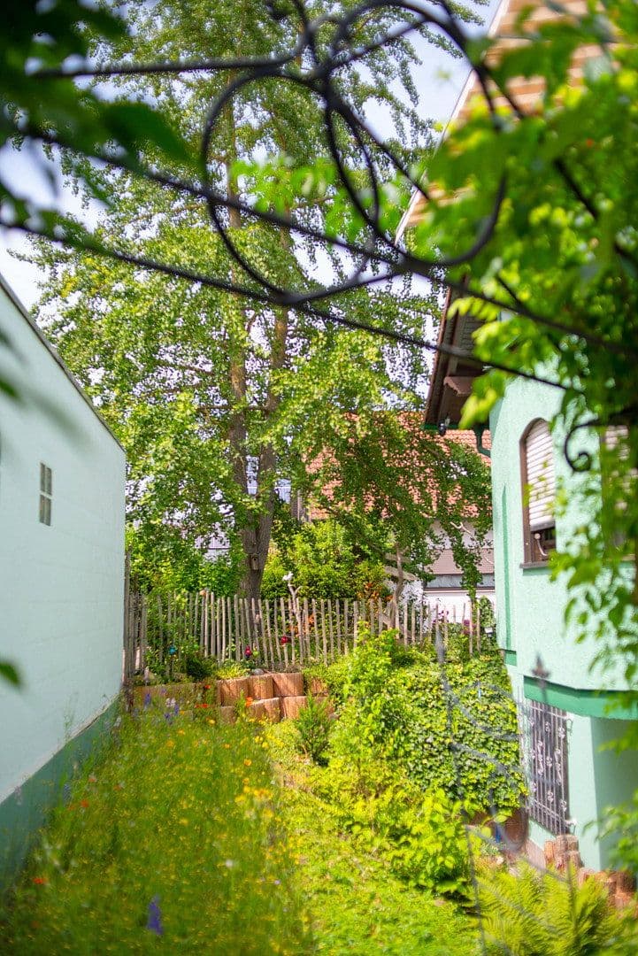 Predaj domu 226 m², pozemek 546 m², Fußgönheim, Porýnie-Falcko Predaj domu 226 m², pozemek 546 m², Fußgönheim, Porýnie-Falcko