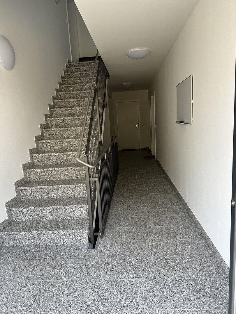 Prenájom bytu 1-izbový 35 m², Schleißheimerstrasse 433, München - Am Hart, Bavorsko Prenájom bytu 1-izbový 35 m², Schleißheimerstrasse 433, München - Am Hart, Bavorsko