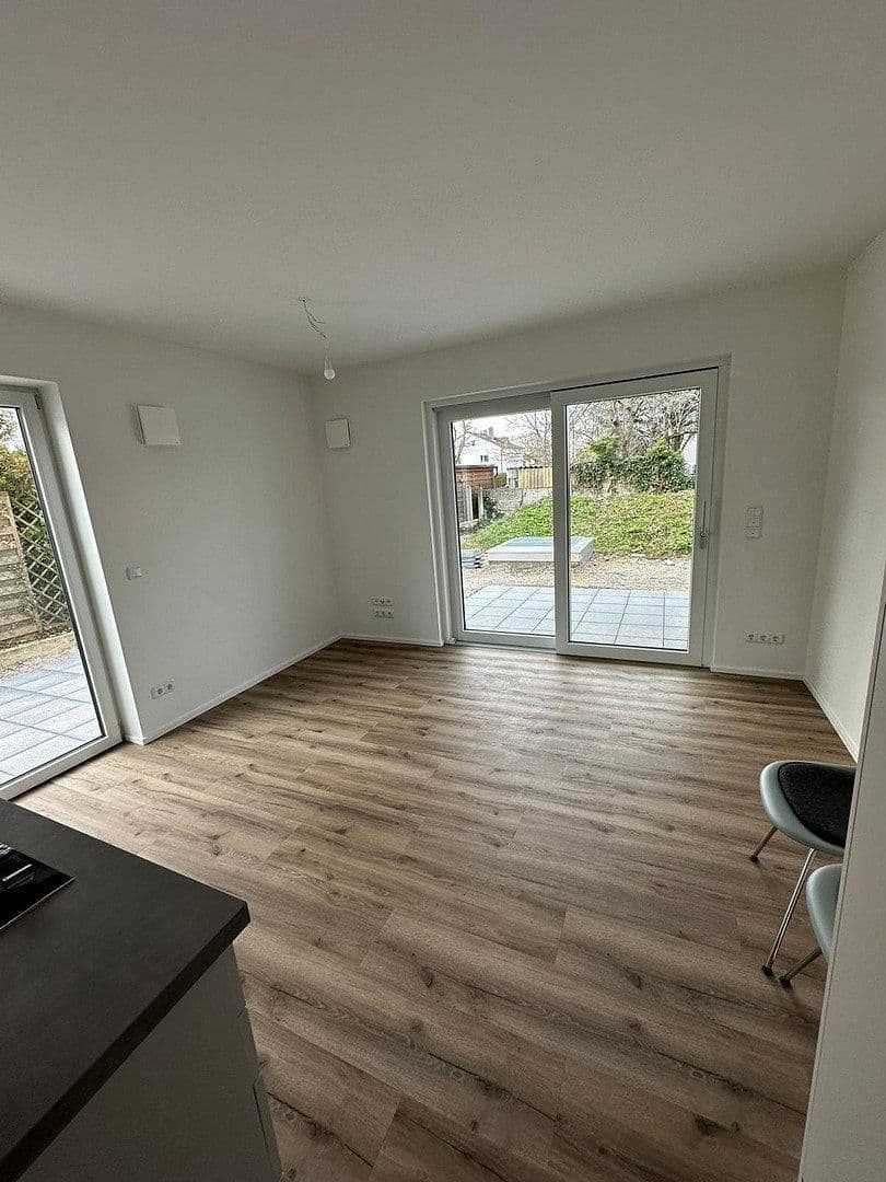 Prenájom bytu 1-izbový 35 m², Schleißheimerstrasse 433, München - Am Hart, Bavorsko Prenájom bytu 1-izbový 35 m², Schleißheimerstrasse 433, München - Am Hart, Bavorsko