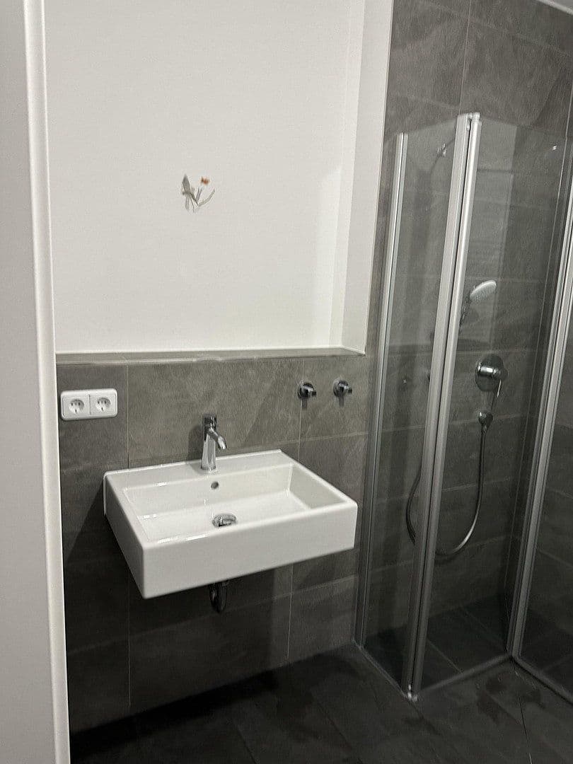 Prenájom bytu 1-izbový 35 m², Schleißheimerstrasse 433, München - Am Hart, Bavorsko Prenájom bytu 1-izbový 35 m², Schleißheimerstrasse 433, München - Am Hart, Bavorsko