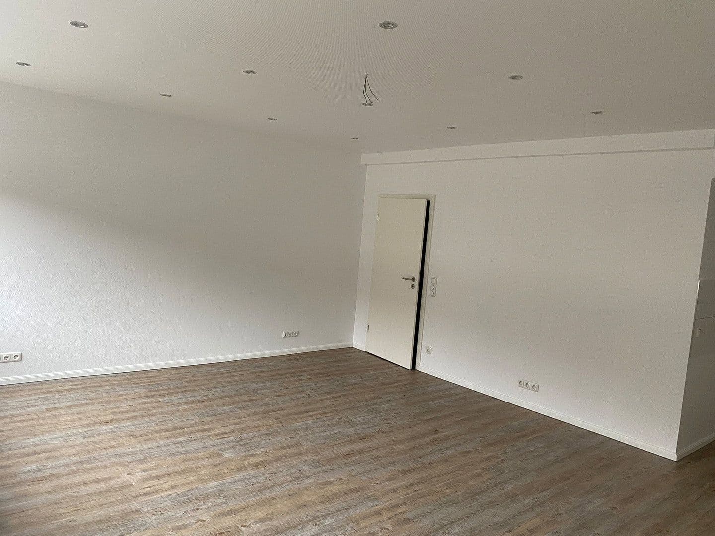 Prenájom bytu 1-izbový 39 m², Hochemmericher Straße 64, Duisburg, Severné Porýnie - Westfálsko Prenájom bytu 1-izbový 39 m², Hochemmericher Straße 64, Duisburg, Severné Porýnie - Westfálsko