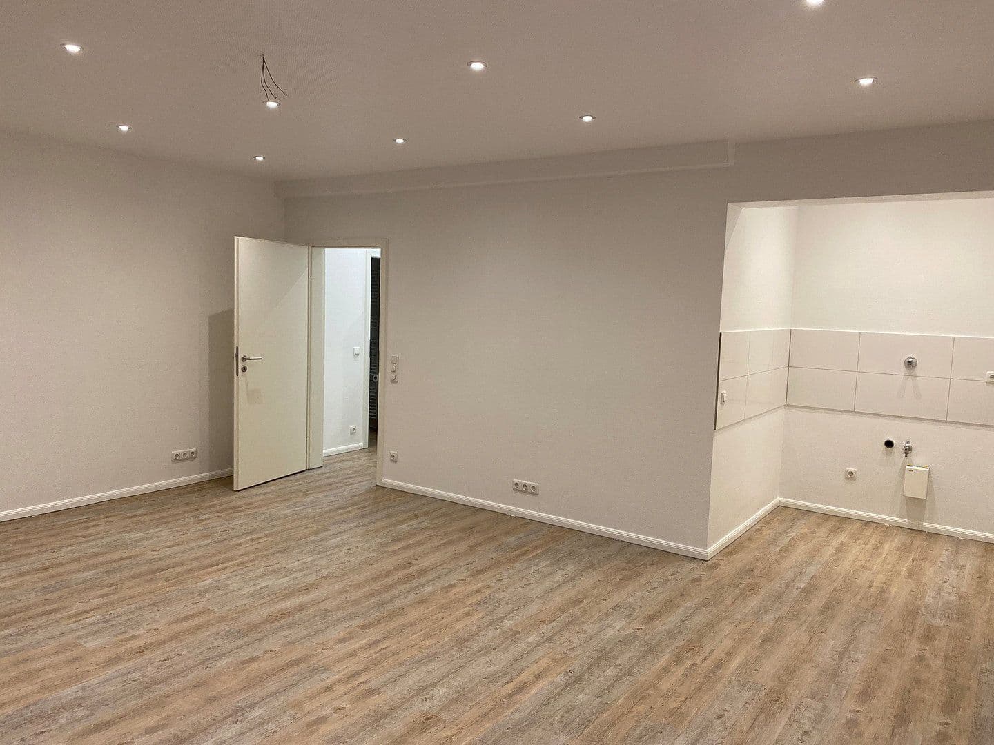 Prenájom bytu 1-izbový 39 m², Hochemmericher Straße 64, Duisburg, Severné Porýnie - Westfálsko Prenájom bytu 1-izbový 39 m², Hochemmericher Straße 64, Duisburg, Severné Porýnie - Westfálsko
