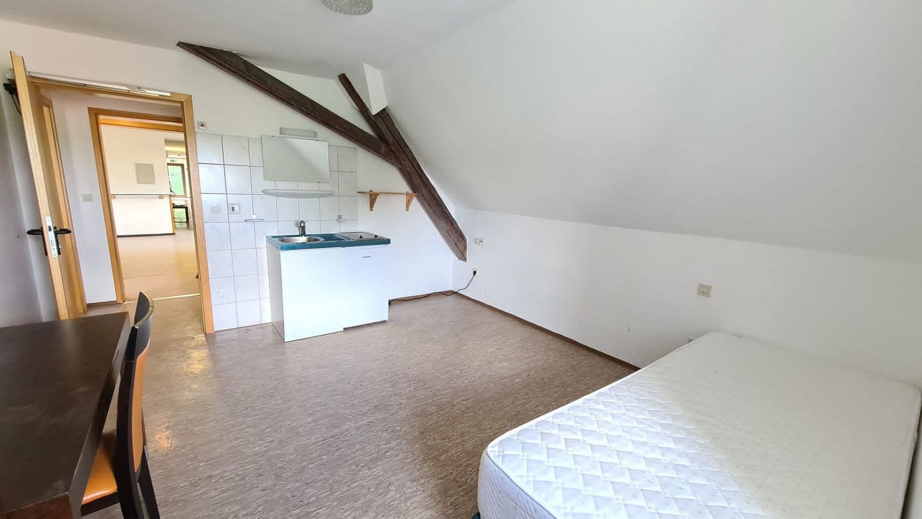 Prenájom bytu 5-izbový 140 m², Greding, Bavorsko Prenájom bytu 5-izbový 140 m², Greding, Bavorsko