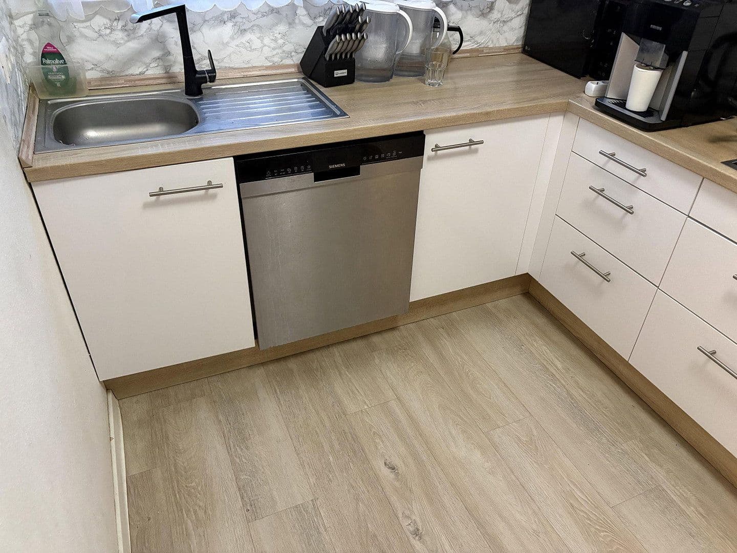 Prenájom bytu 4-izbový 110 m², Moltkestr. 23, Lahr/Schwarzwald, Bádensko-Wurttembersko Prenájom bytu 4-izbový 110 m², Moltkestr. 23, Lahr/Schwarzwald, Bádensko-Wurttembersko