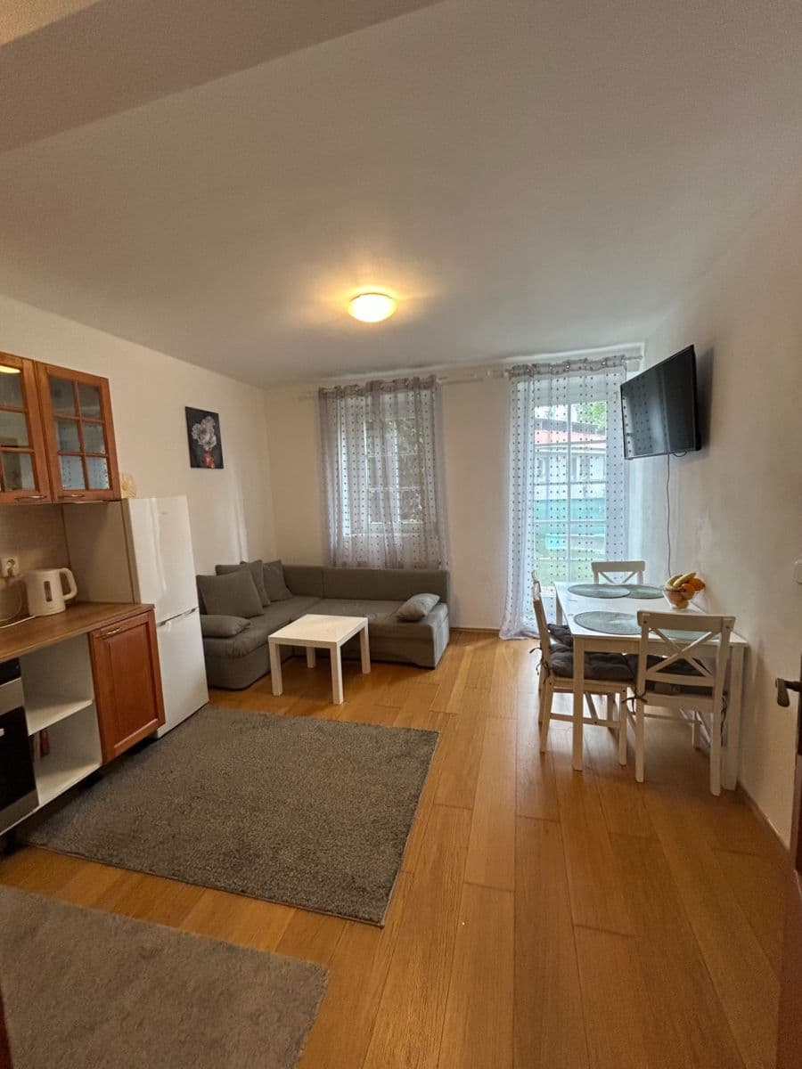 Predaj bytu 2-izbový 44 m², Za Dvorem, Holubice, Středočeský kraj Predaj bytu 2-izbový 44 m², Za Dvorem, Holubice, Středočeský kraj