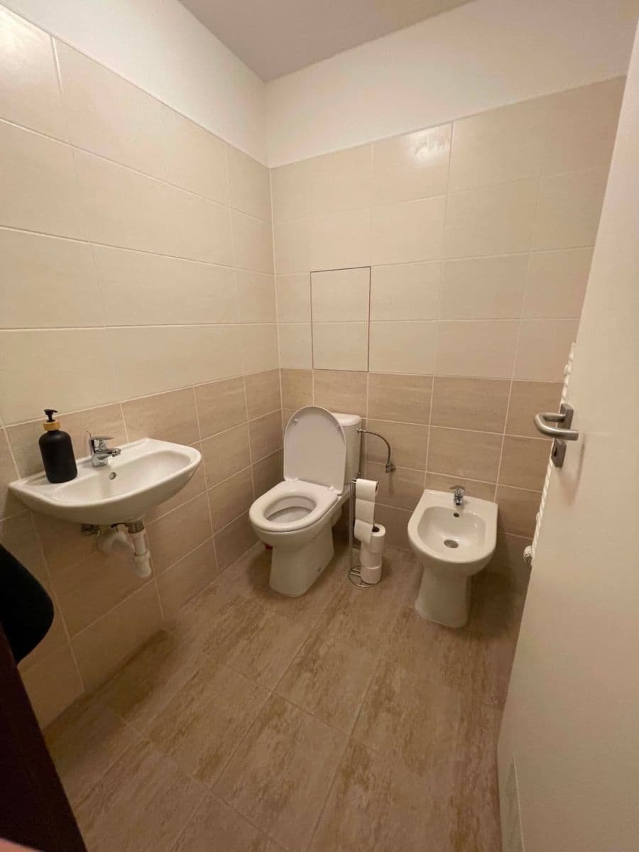 Prenájom bytu 4-izbový 129 m², Ke Krči, Praha, Praha Prenájom bytu 4-izbový 129 m², Ke Krči, Praha, Praha