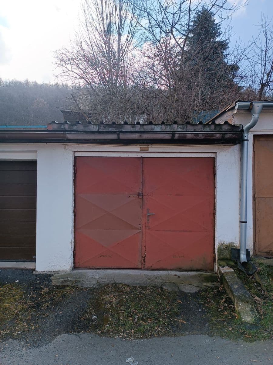 Predaj garáže 19 m², Sládkova, Karlovy Vary, Karlovarský kraj Predaj garáže 19 m², Sládkova, Karlovy Vary, Karlovarský kraj