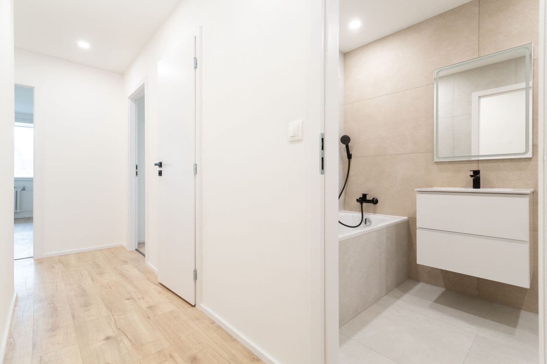 Predaj bytu 4-izbový 64 m², U Dvou srpů, Praha, Praha Predaj bytu 4-izbový 64 m², U Dvou srpů, Praha, Praha