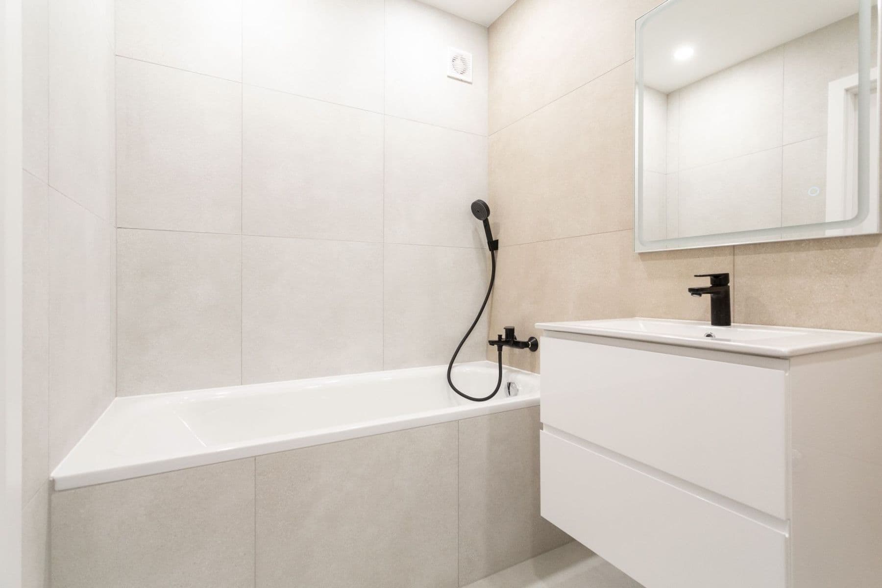 Predaj bytu 4-izbový 64 m², U Dvou srpů, Praha, Praha Predaj bytu 4-izbový 64 m², U Dvou srpů, Praha, Praha