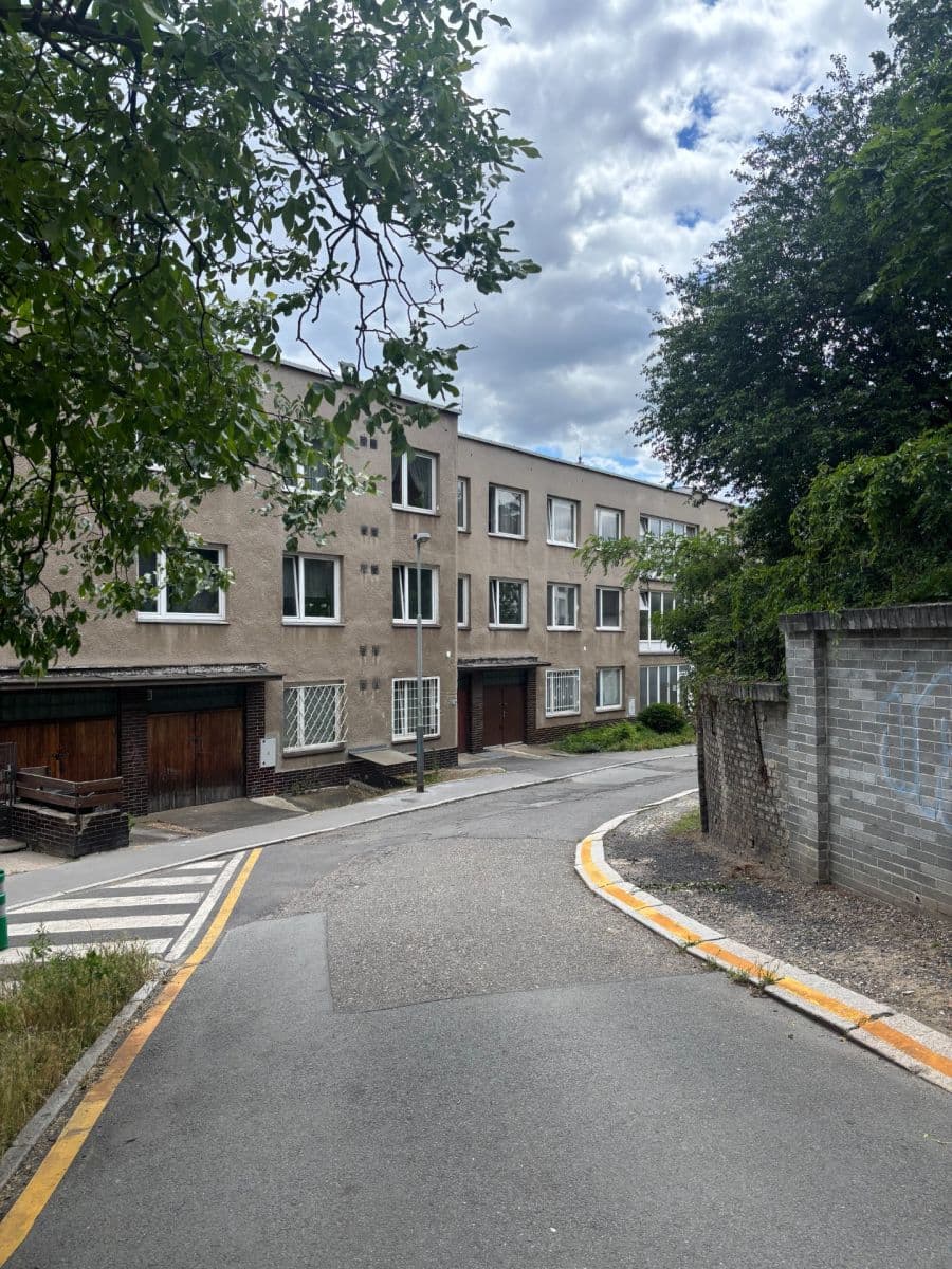 Predaj bytu 4-izbový 64 m², U Dvou srpů, Praha, Praha Predaj bytu 4-izbový 64 m², U Dvou srpů, Praha, Praha