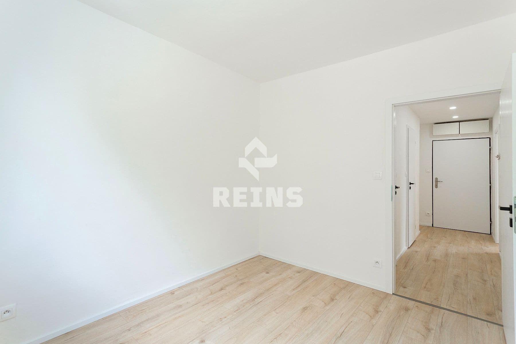 Predaj bytu 4-izbový 64 m², U Dvou srpů, Praha, Praha Predaj bytu 4-izbový 64 m², U Dvou srpů, Praha, Praha
