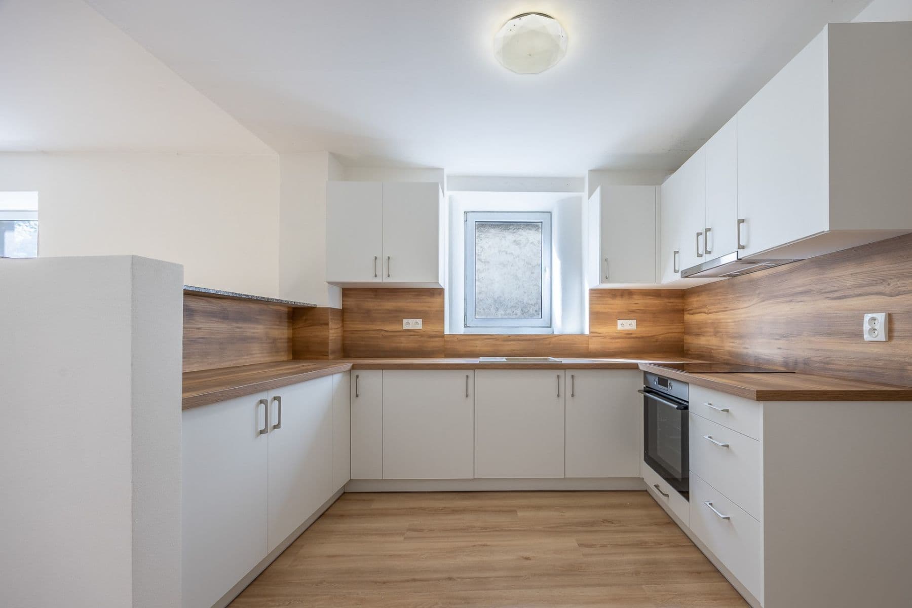 Predaj domu 120 m², pozemek 483 m², Chožov, Ústecký kraj Predaj domu 120 m², pozemek 483 m², Chožov, Ústecký kraj