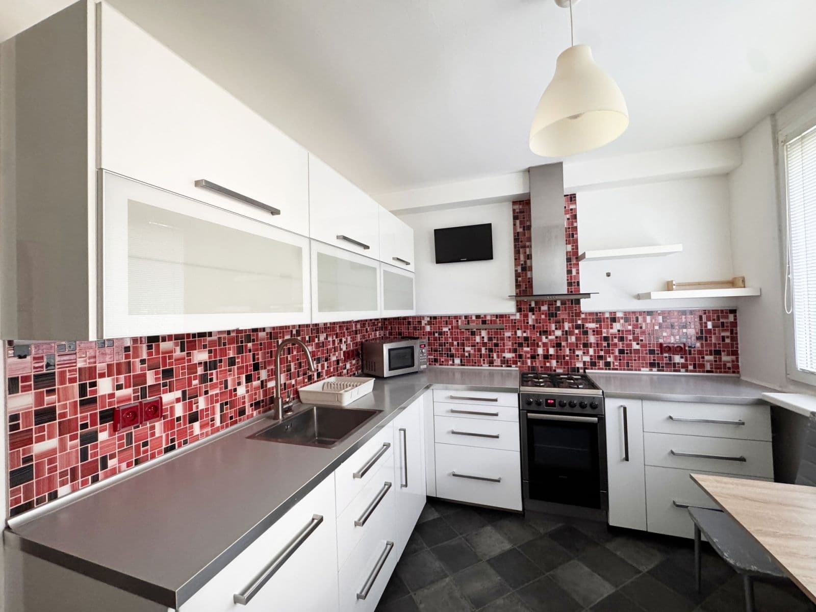 Prenájom bytu 3-izbový 64 m², U stadionu, Mladá Boleslav, Středočeský kraj Prenájom bytu 3-izbový 64 m², U stadionu, Mladá Boleslav, Středočeský kraj