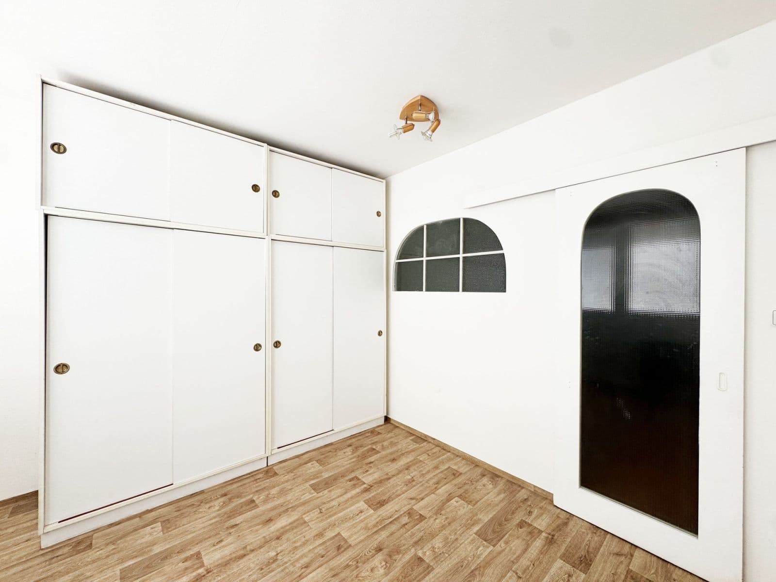 Prenájom bytu 3-izbový 64 m², U stadionu, Mladá Boleslav, Středočeský kraj Prenájom bytu 3-izbový 64 m², U stadionu, Mladá Boleslav, Středočeský kraj
