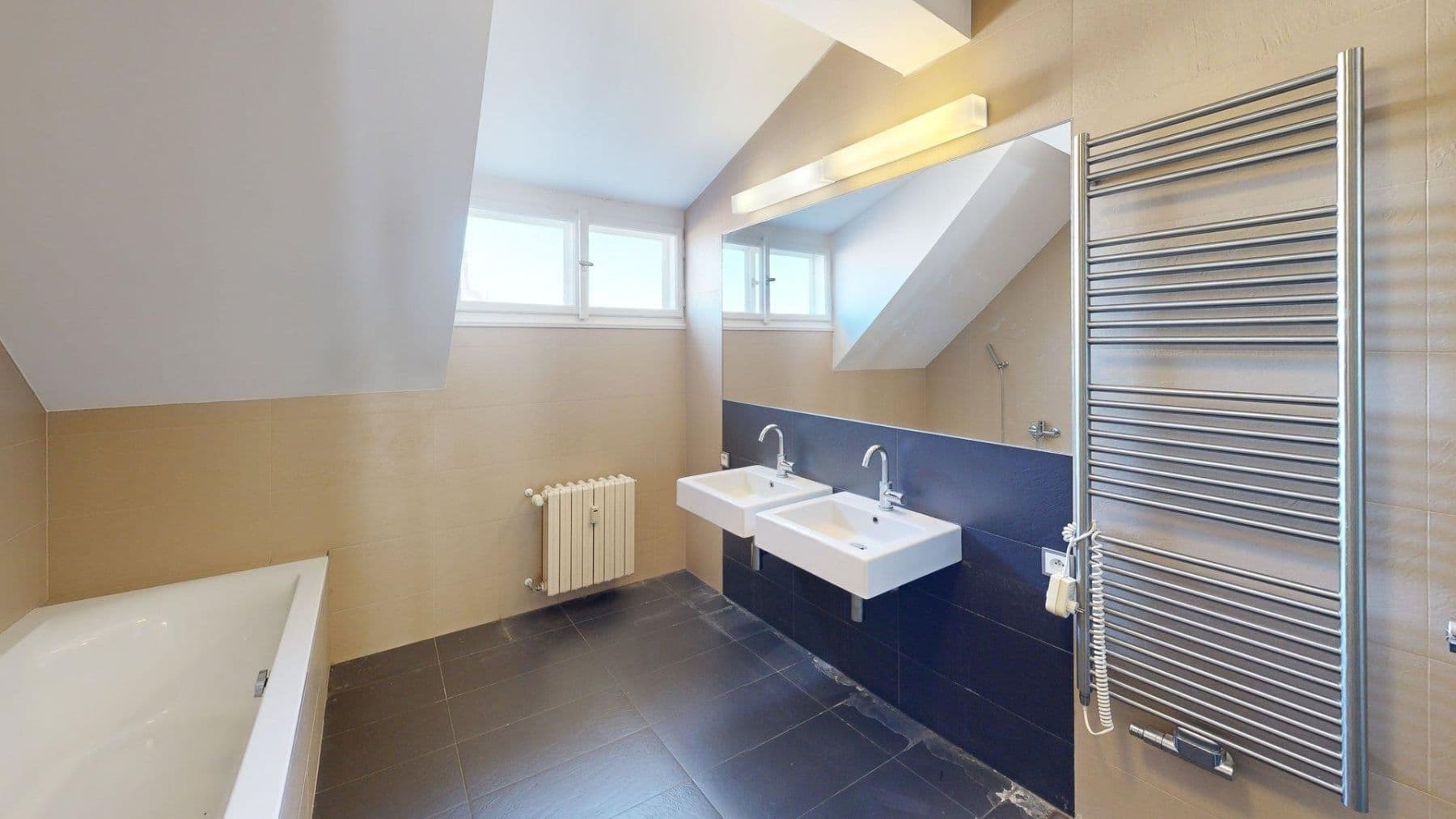 Prenájom bytu 4-izbový 163 m², Národní, Praha, Praha Prenájom bytu 4-izbový 163 m², Národní, Praha, Praha