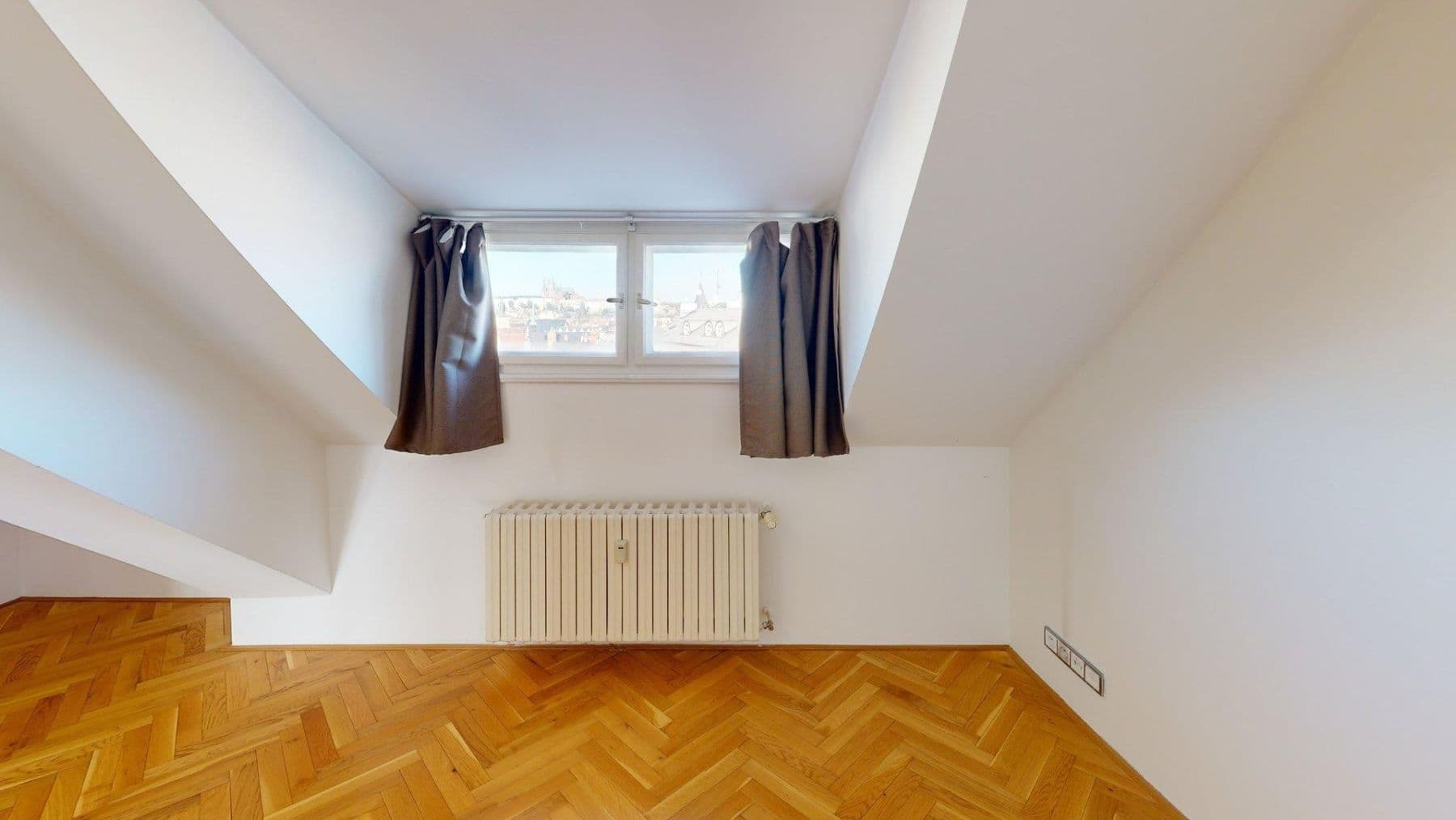 Prenájom bytu 4-izbový 163 m², Národní, Praha, Praha Prenájom bytu 4-izbový 163 m², Národní, Praha, Praha